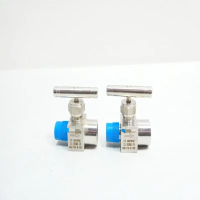 SwageloK Box of 2 SS-26VM8-F8 Manual Stainless Needle Valve 1/2in Npt 6000psi