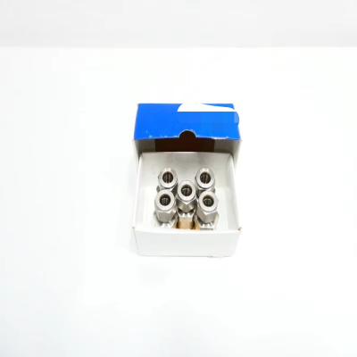 SwageloK Box of 5 SS-810-1-12W Stainless Male Connector 1 2in Tube X 3 4in Mpw