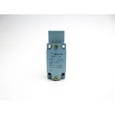 telemecanique ZCK-J11H7 240V 3A New Original Ready Warehouse Industrial Automation PLC Programming Controller